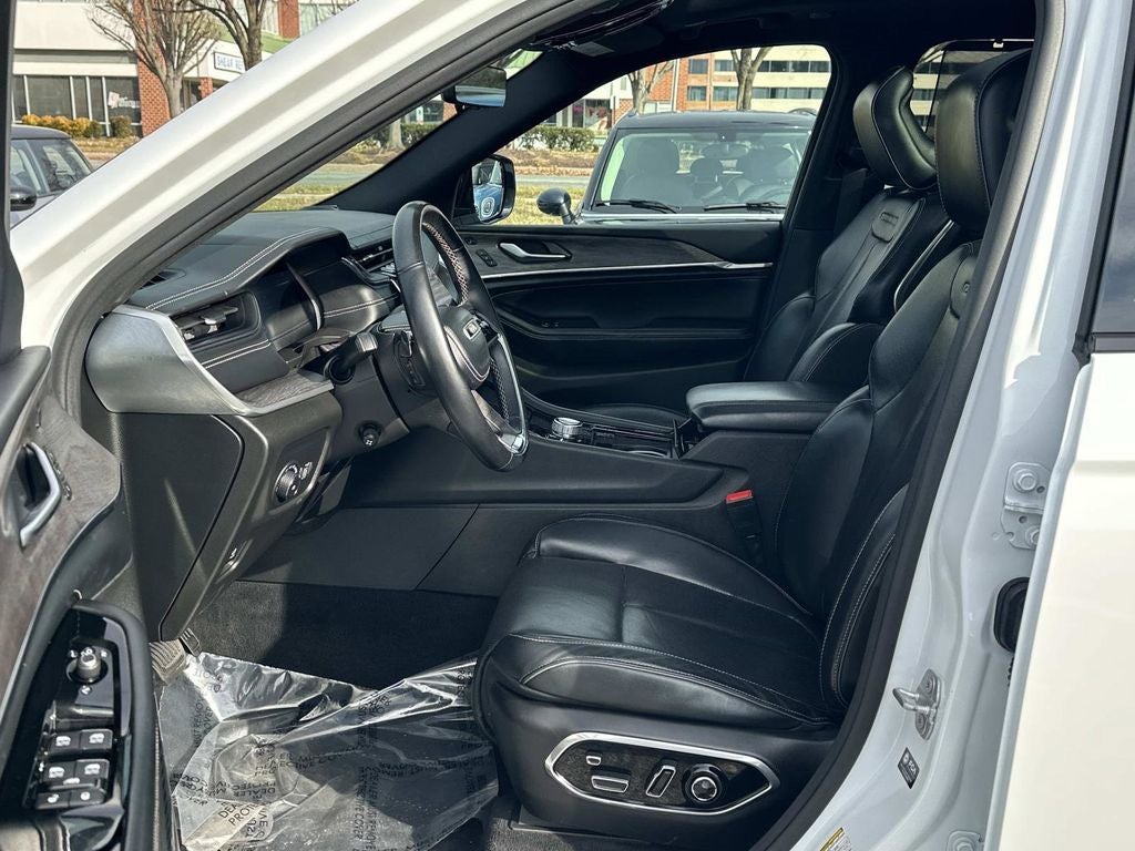 2022 Jeep Grand Cherokee Overland 4WD