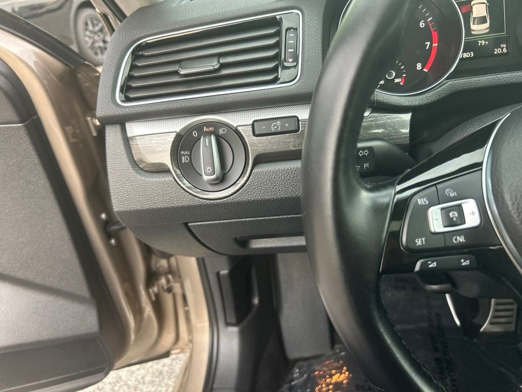 2016 Volkswagen Passat SEL Premium
