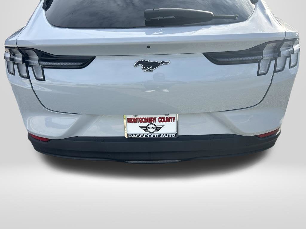 2022 Ford Mustang Mach-E Select