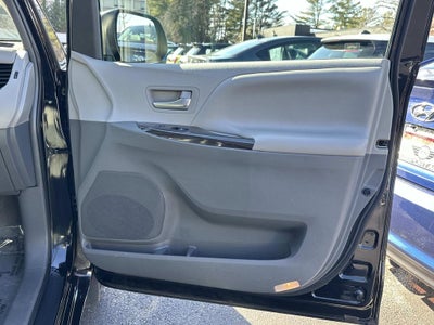 2016 Toyota Sienna XLE 7 Passenger