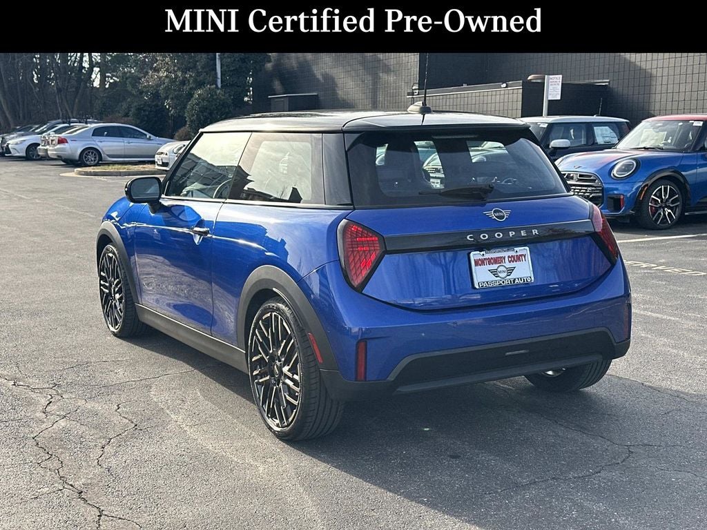 2025 MINI Cooper Signature Plus Hardtop 2 Door