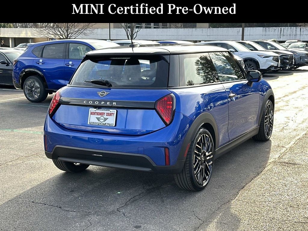 2025 MINI Cooper Signature Plus Hardtop 2 Door