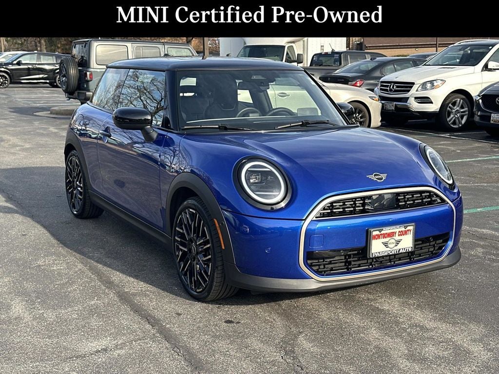2025 MINI Cooper Signature Plus Hardtop 2 Door