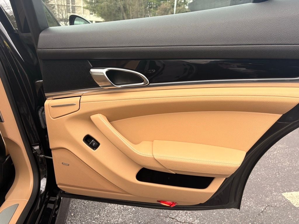 2013 Porsche Panamera Platinum Edition