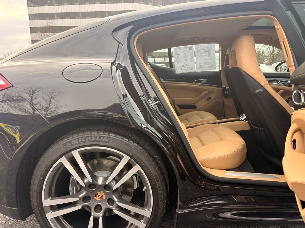 2013 Porsche Panamera Platinum Edition
