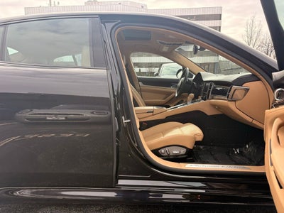 2013 Porsche Panamera Platinum Edition