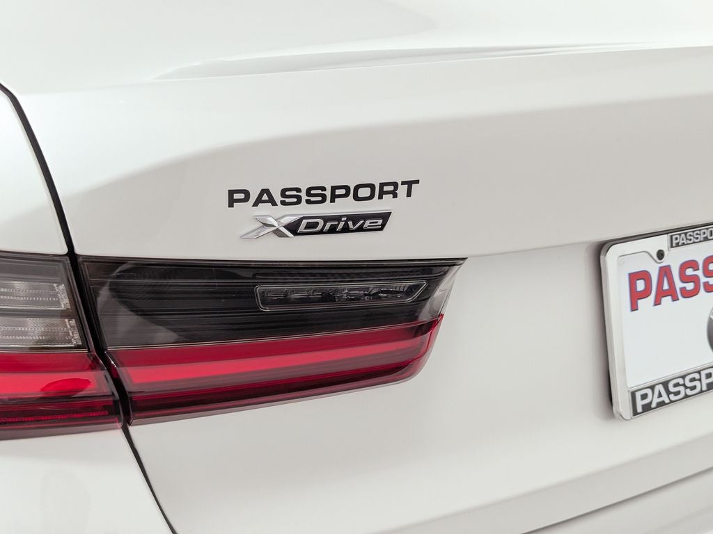 2025 BMW 3 Series 330i xDrive
