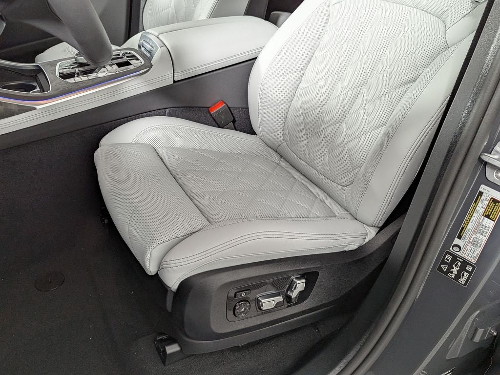 2027 BMW X7 xDrive40i