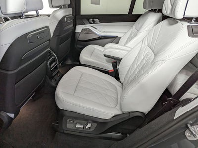 2027 BMW X7 xDrive40i