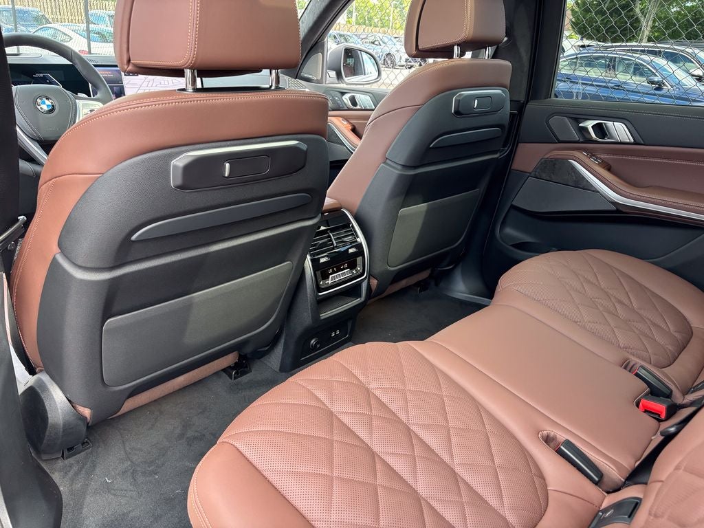 2027 BMW X7 xDrive40i