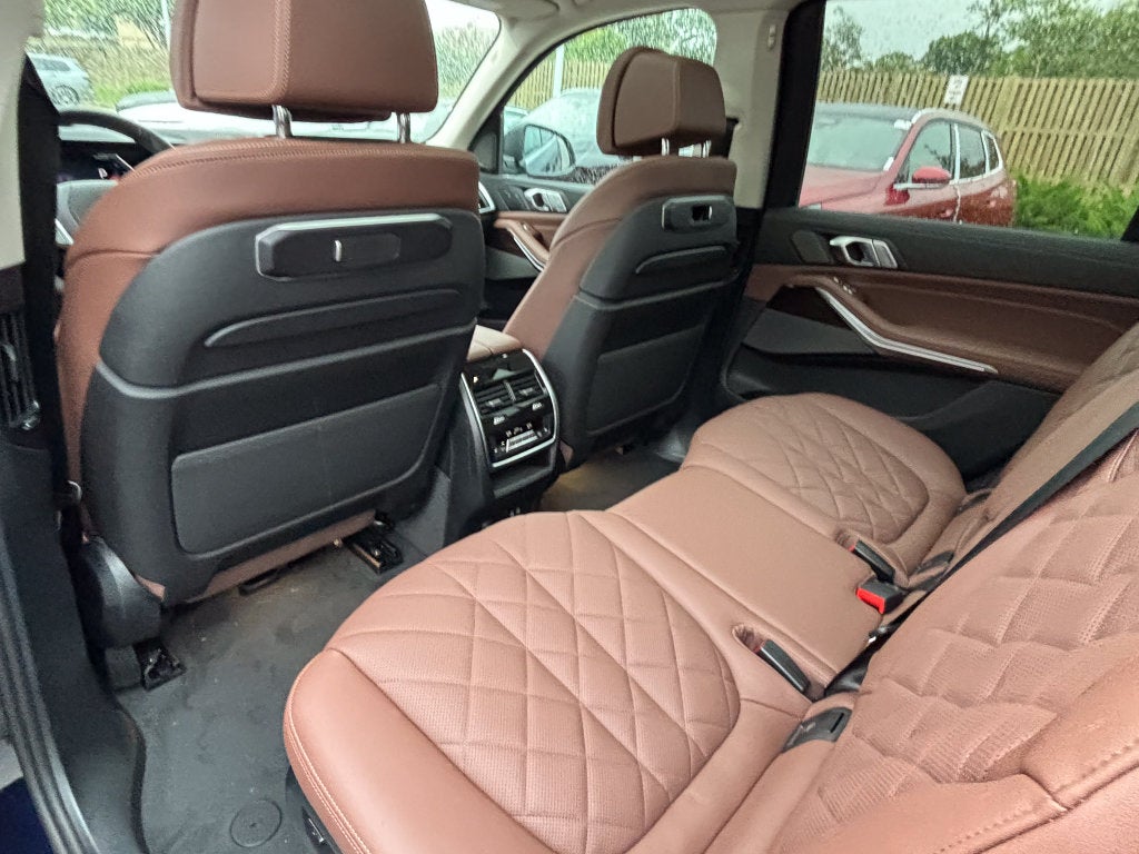 2027 BMW X7 xDrive40i