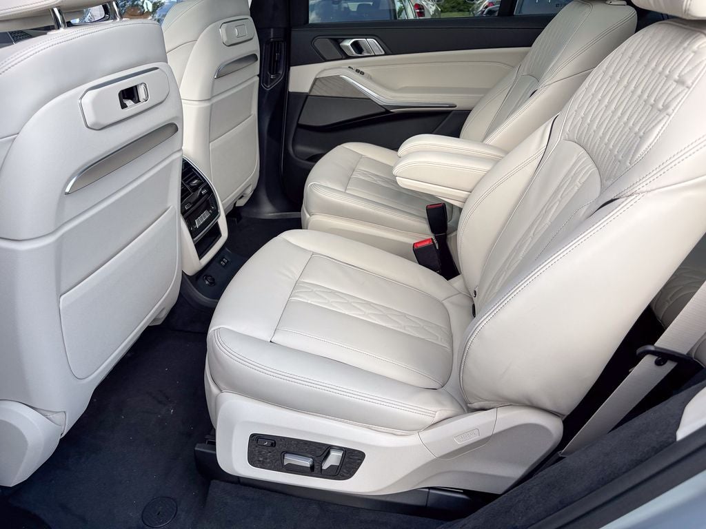 2027 BMW X7 xDrive40i