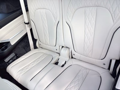 2027 BMW X7 xDrive40i