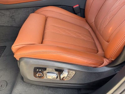 2027 BMW X7 xDrive40i