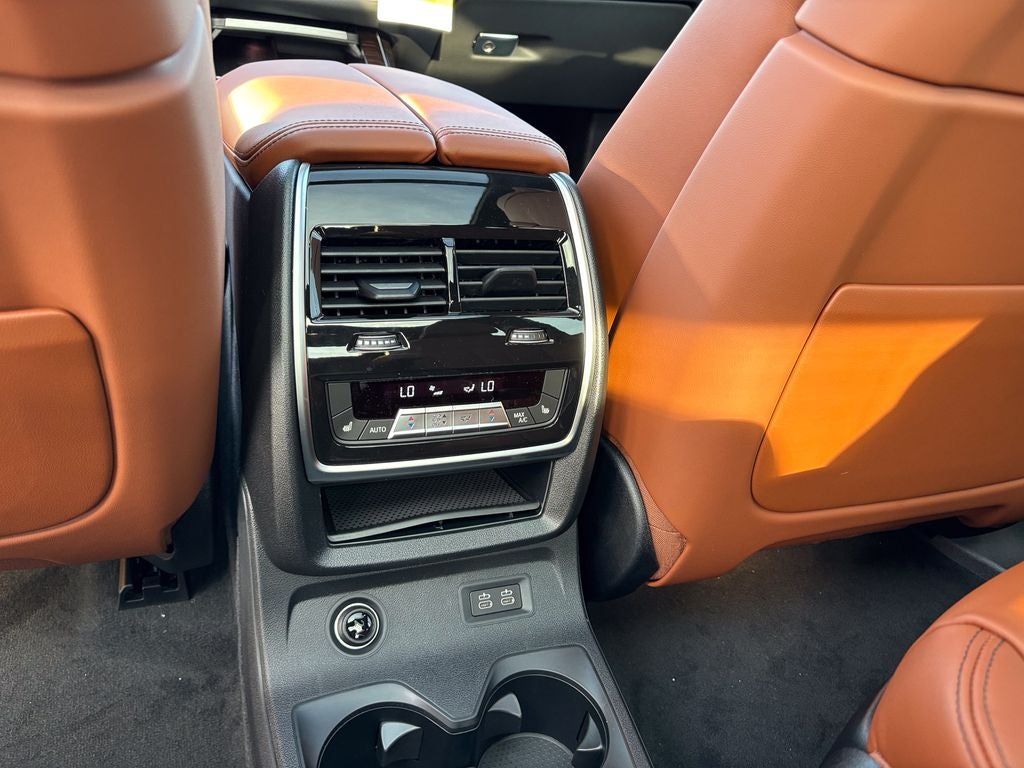 2027 BMW X7 xDrive40i