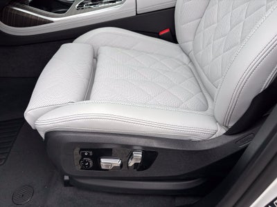 2027 BMW X7 xDrive40i