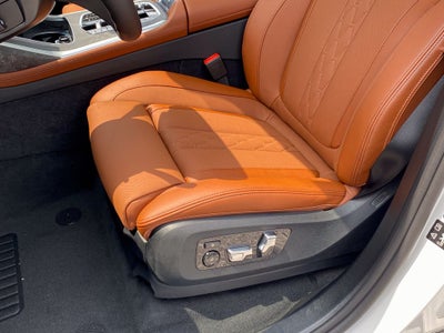 2027 BMW X7 xDrive40i