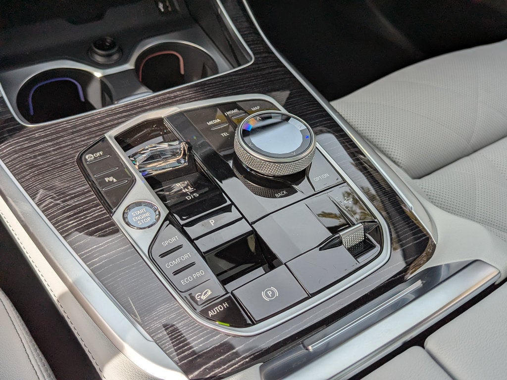 2027 BMW X7 xDrive40i