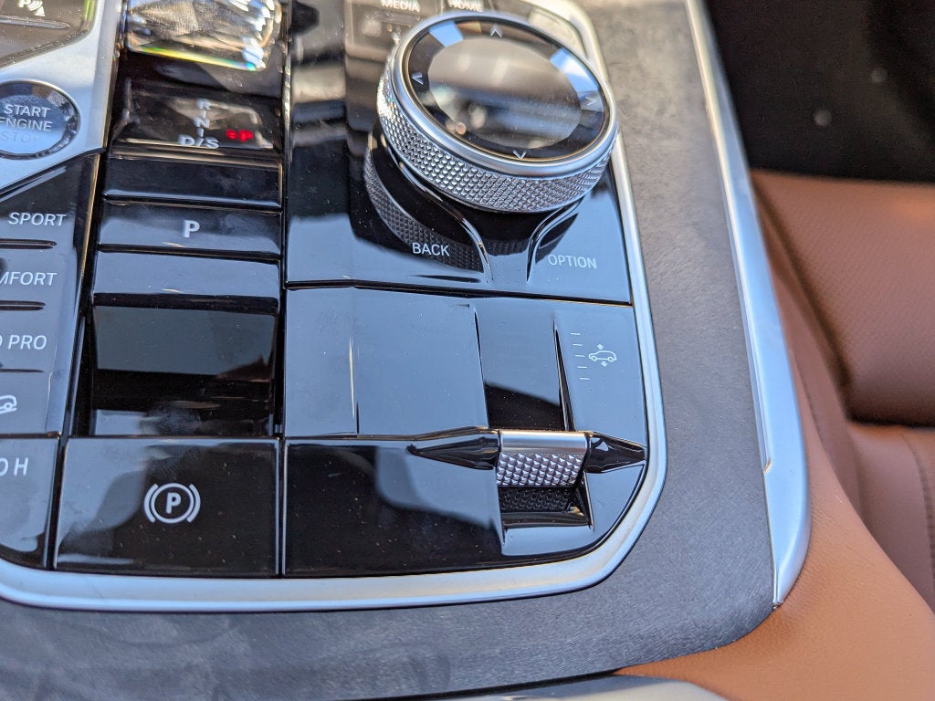 2027 BMW X7 xDrive40i