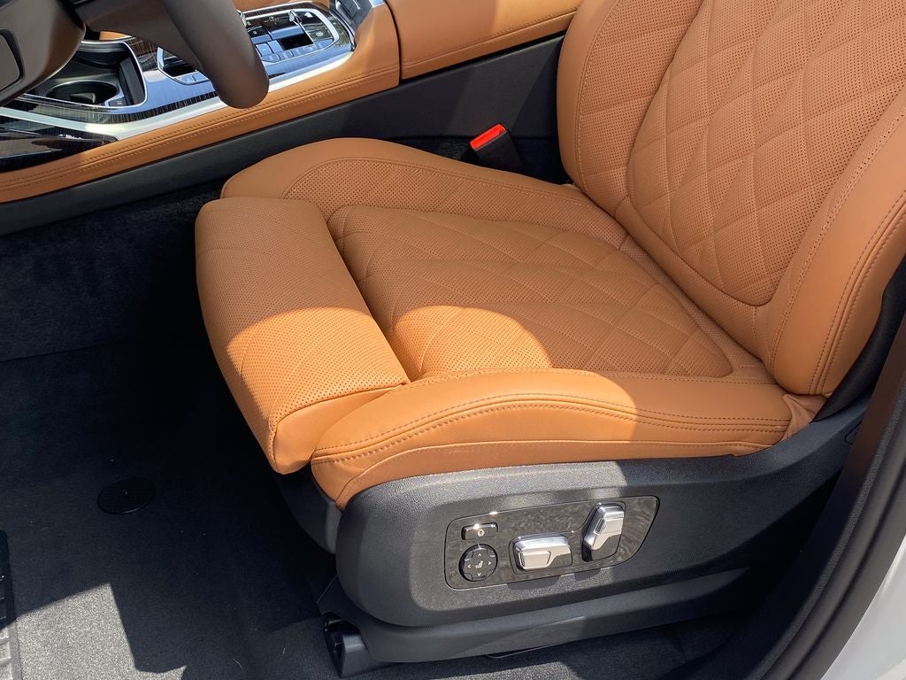 2027 BMW X7 xDrive40i