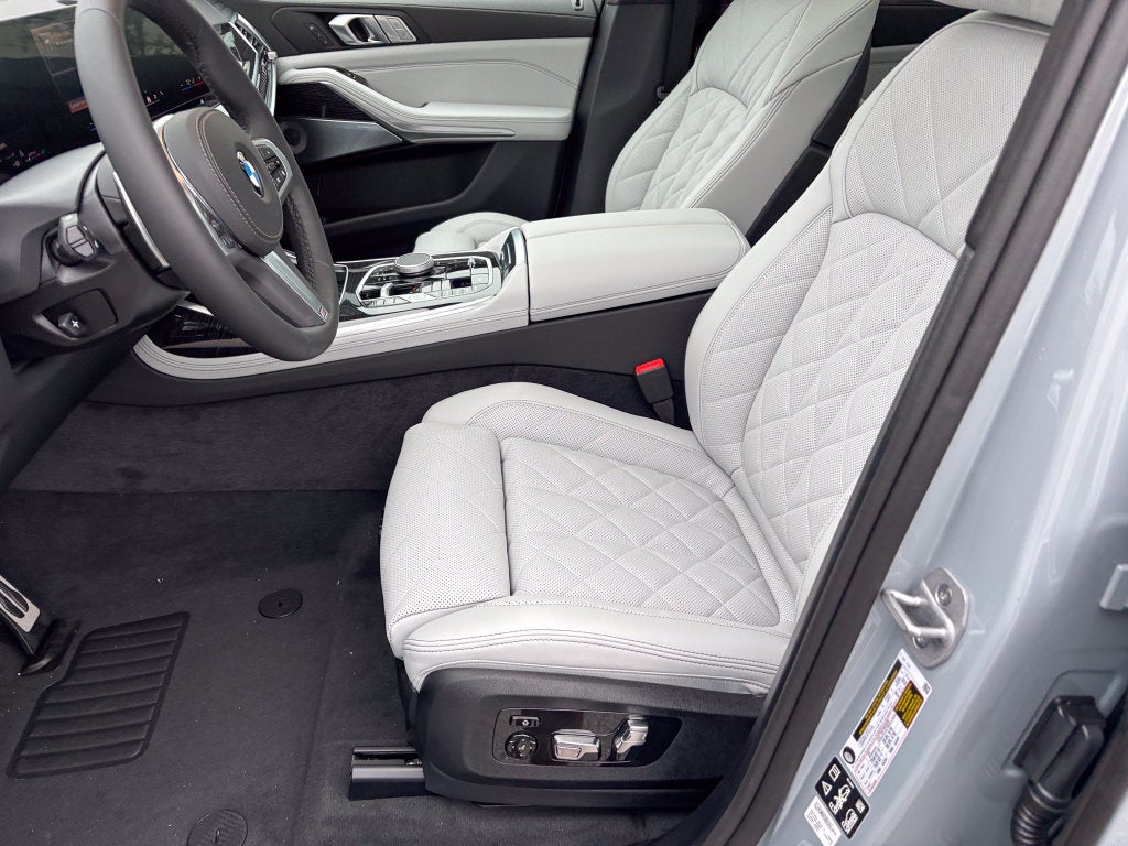 2027 BMW X7 xDrive40i