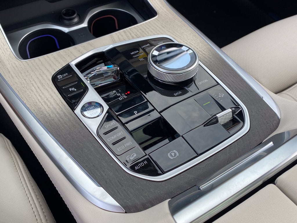 2027 BMW X7 xDrive40i