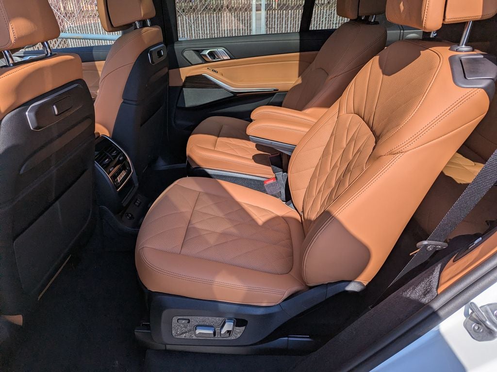 2027 BMW X7 xDrive40i
