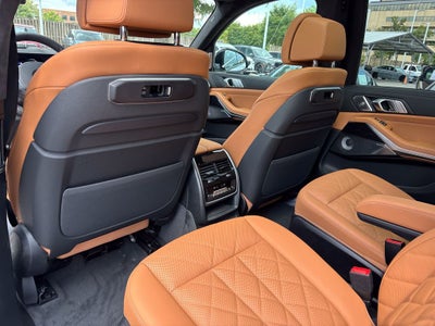 2027 BMW X7 xDrive40i