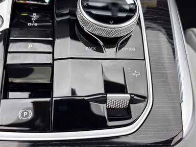 2027 BMW X7 xDrive40i