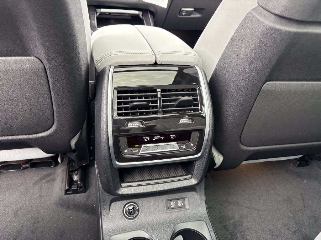 2027 BMW X7 xDrive40i