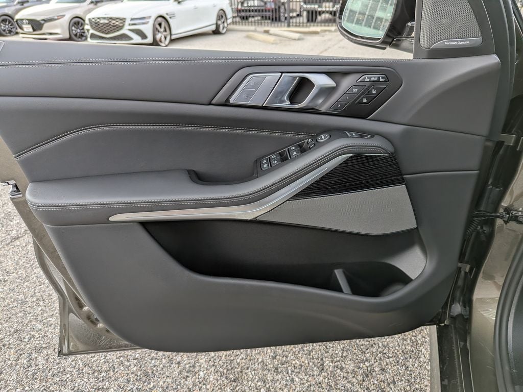 2027 BMW X7 xDrive40i