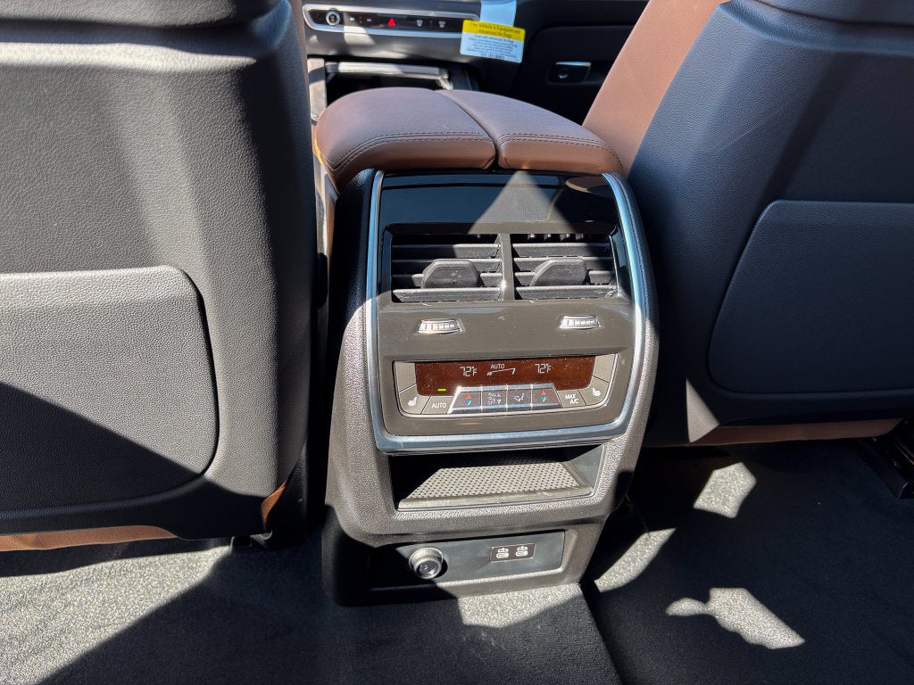 2027 BMW X7 xDrive40i