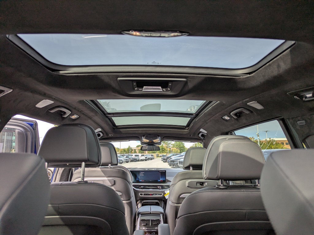 2027 BMW X7 M60i