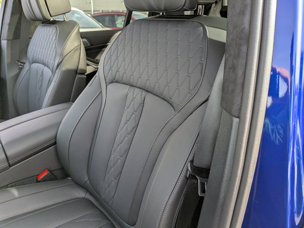 2027 BMW X7 M60i