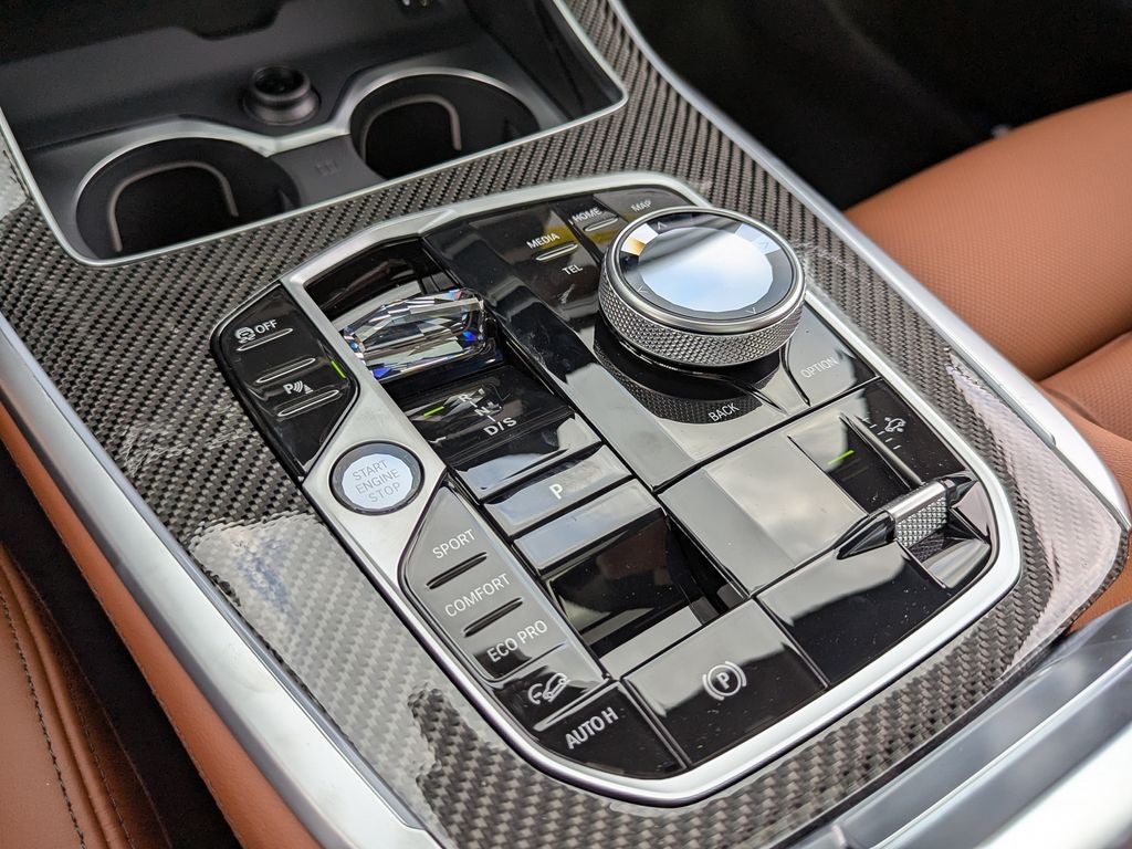 2027 BMW X7 M60i