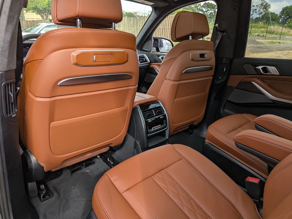 2027 BMW X7 M60i