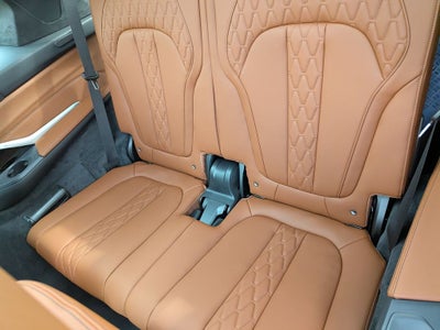 2027 BMW X7 M60i