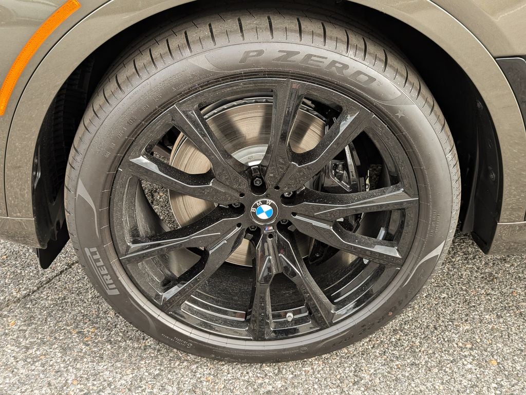 2027 BMW X7 M60i