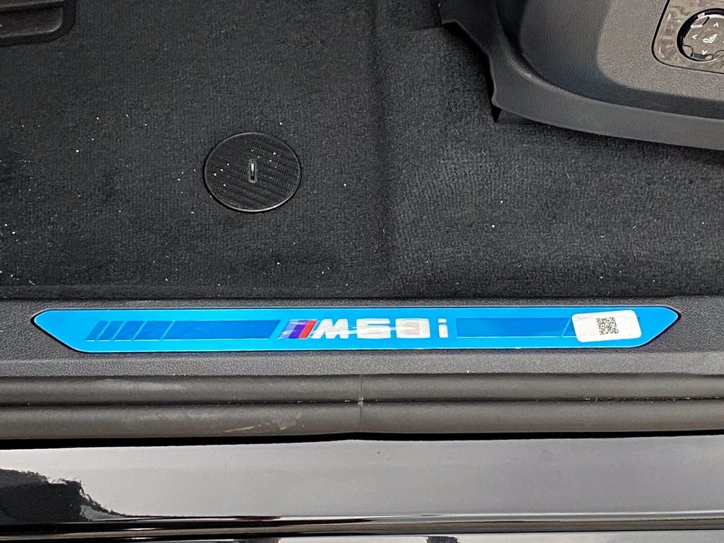 2027 BMW X7 M60i