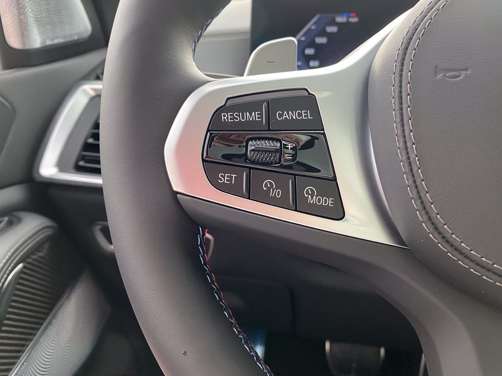 2027 BMW X7 M60i