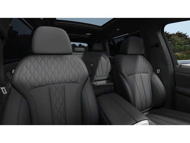 2026 BMW X7 M60i