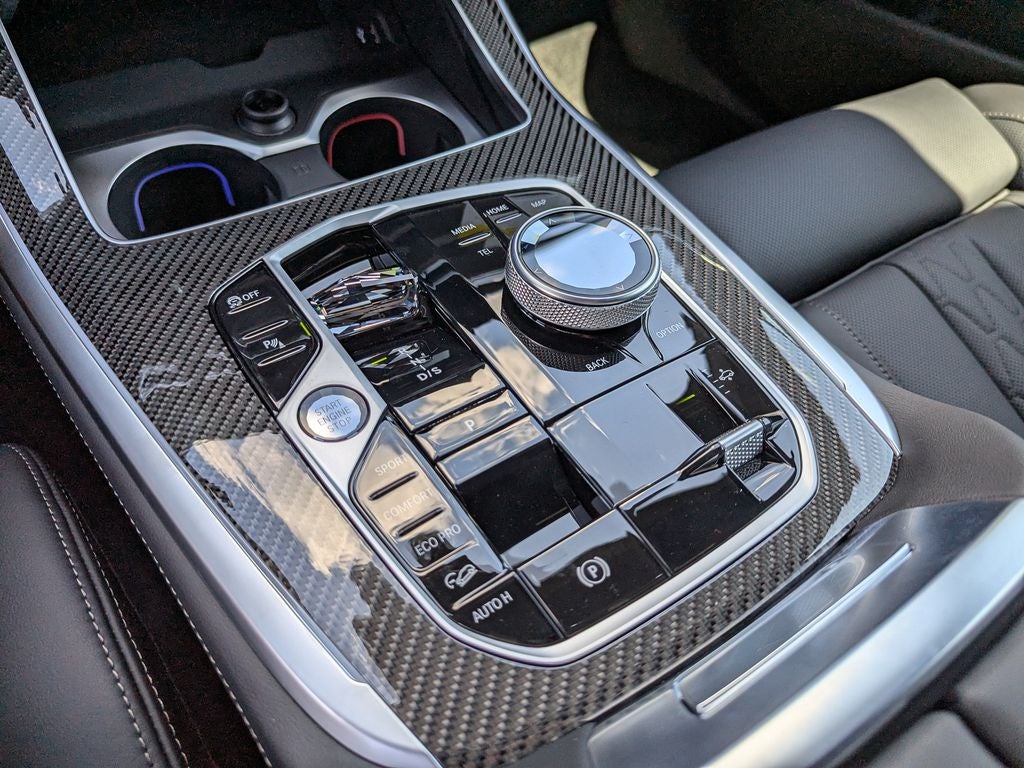 2027 BMW X7 M60i