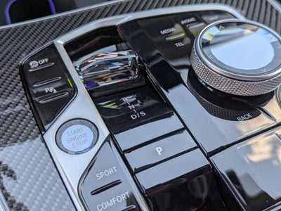 2027 BMW X7 M60i