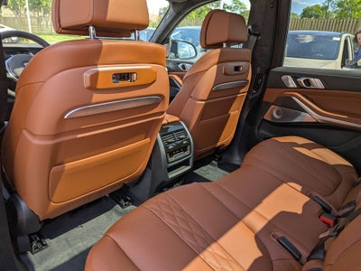 2027 BMW X7 M60i