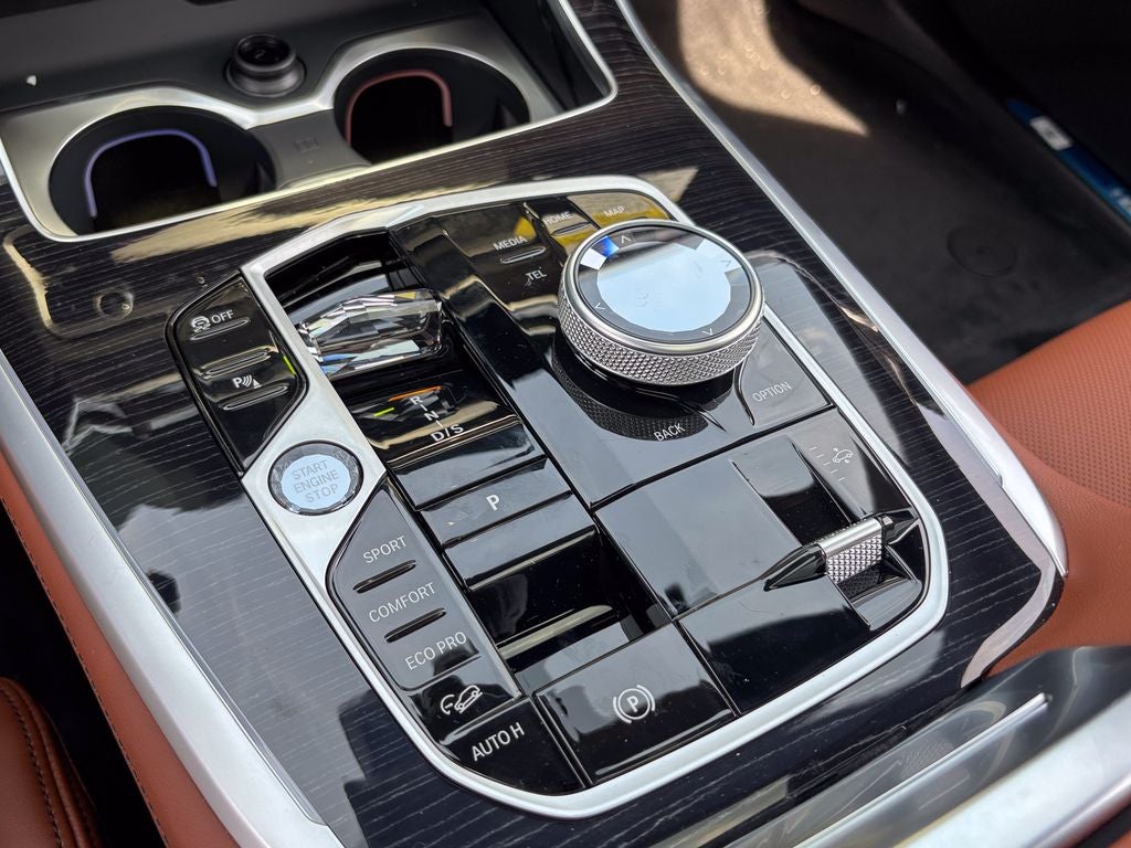 2027 BMW X7 M60i