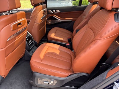 2027 BMW X7 M60i