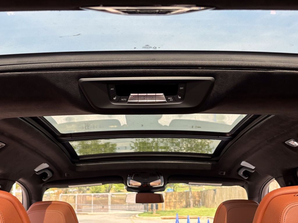 2027 BMW X7 M60i