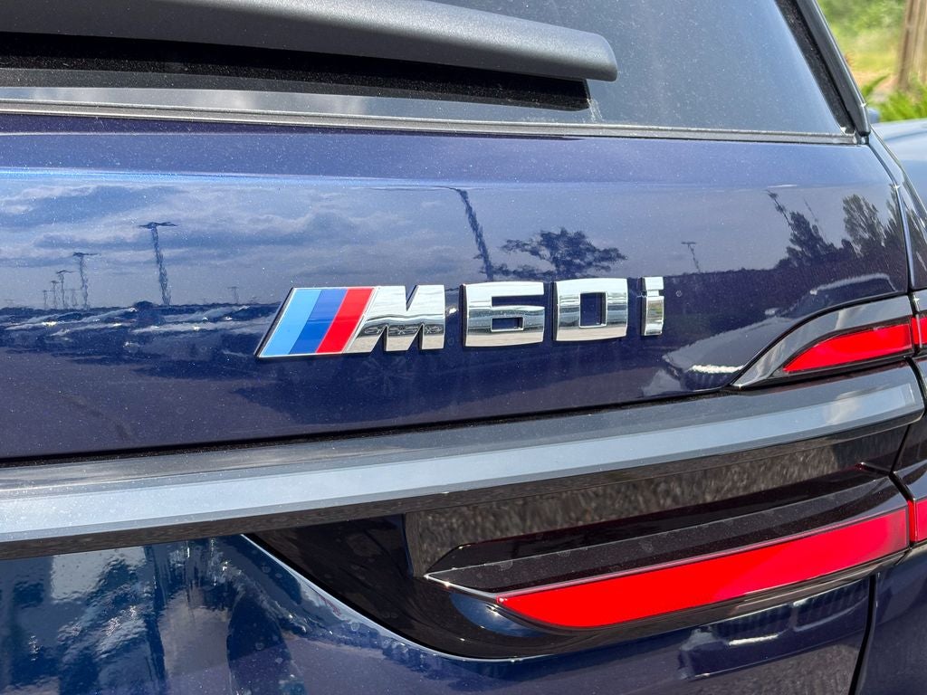 2027 BMW X7 M60i