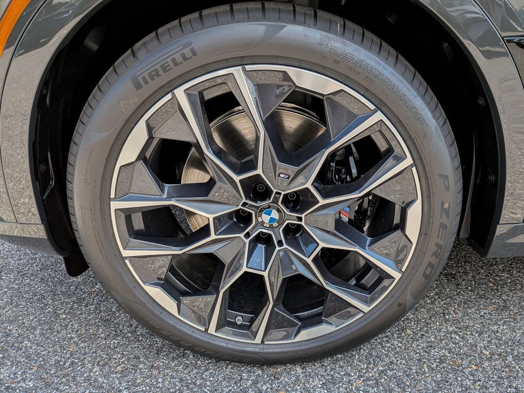 2027 BMW X7 M60i