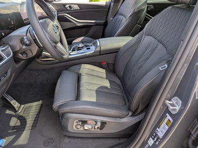 2027 BMW X7 M60i